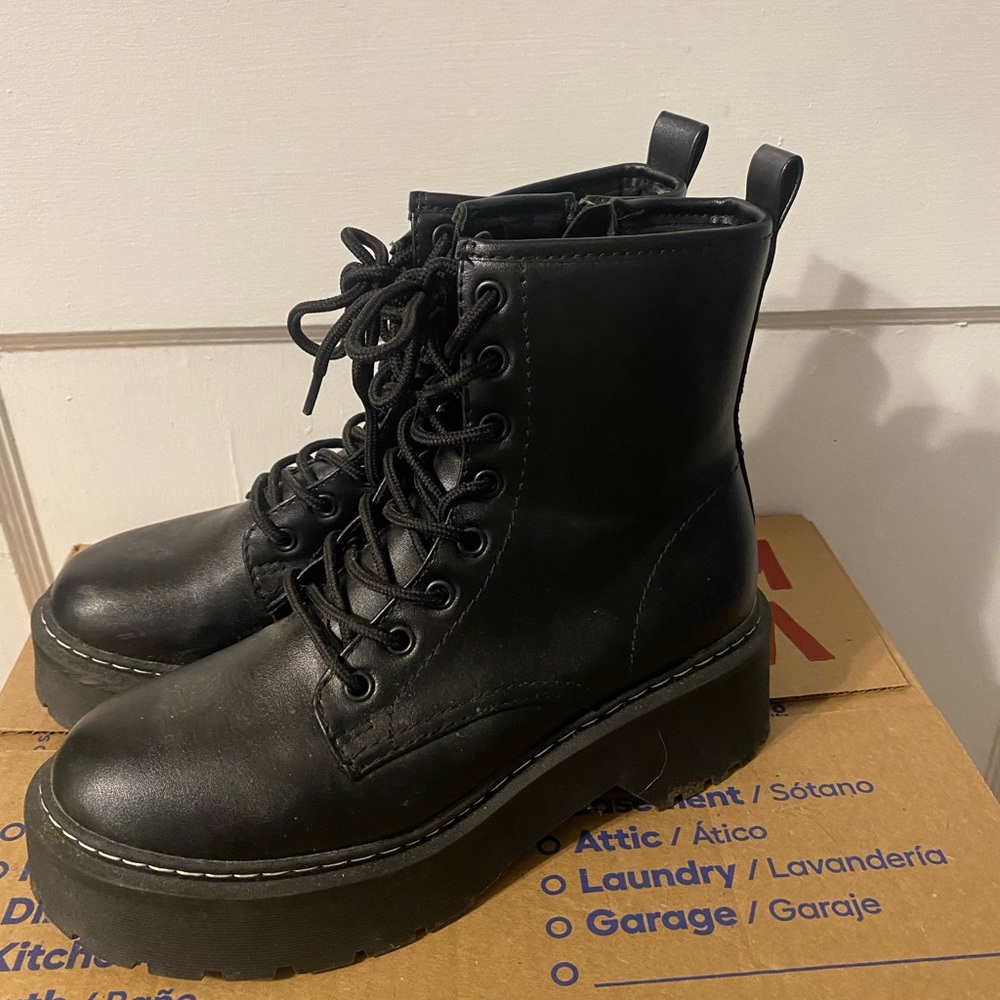 Women’s Combat Boots